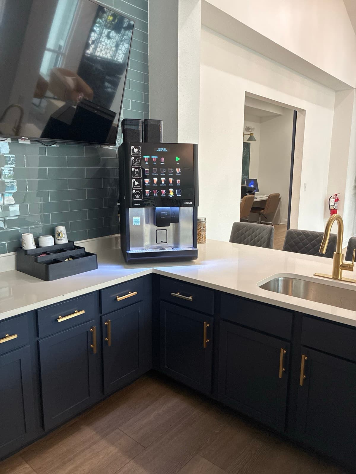 Leasing office bean to cup navy gold — Aroma Coffee Service